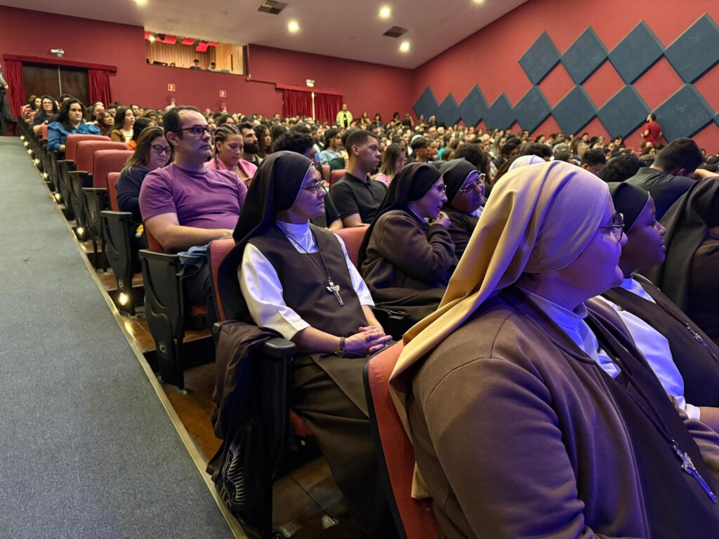 Imagem da publicação Mais de 500 pessoas participam da pré-estreia de A Extraordinária Vida de Carlo Acutis em São Paulo
