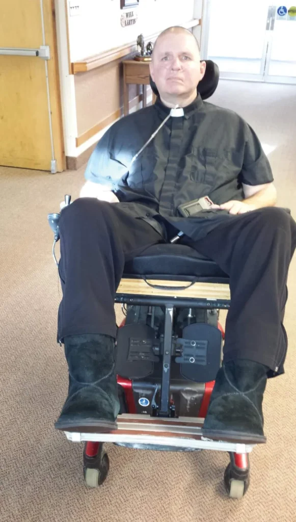 Imagem da publicação A biografia de Padre Stu: o boxeador que trocou as luvas pela batina