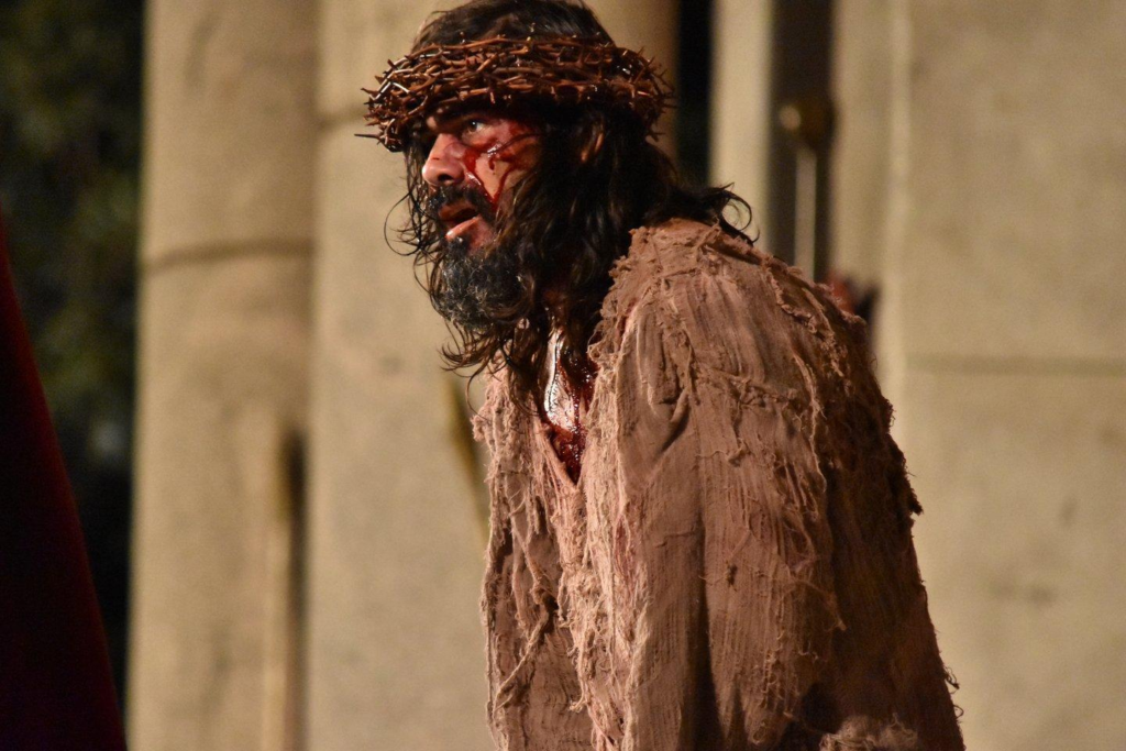 Imagem da publicação Por que as celebridades estão voltando para a Igreja Católica ?