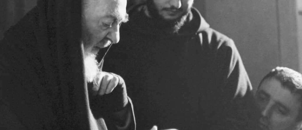 Imagem da publicação Os estigmas de Padre Pio: o que todo devoto precisa saber