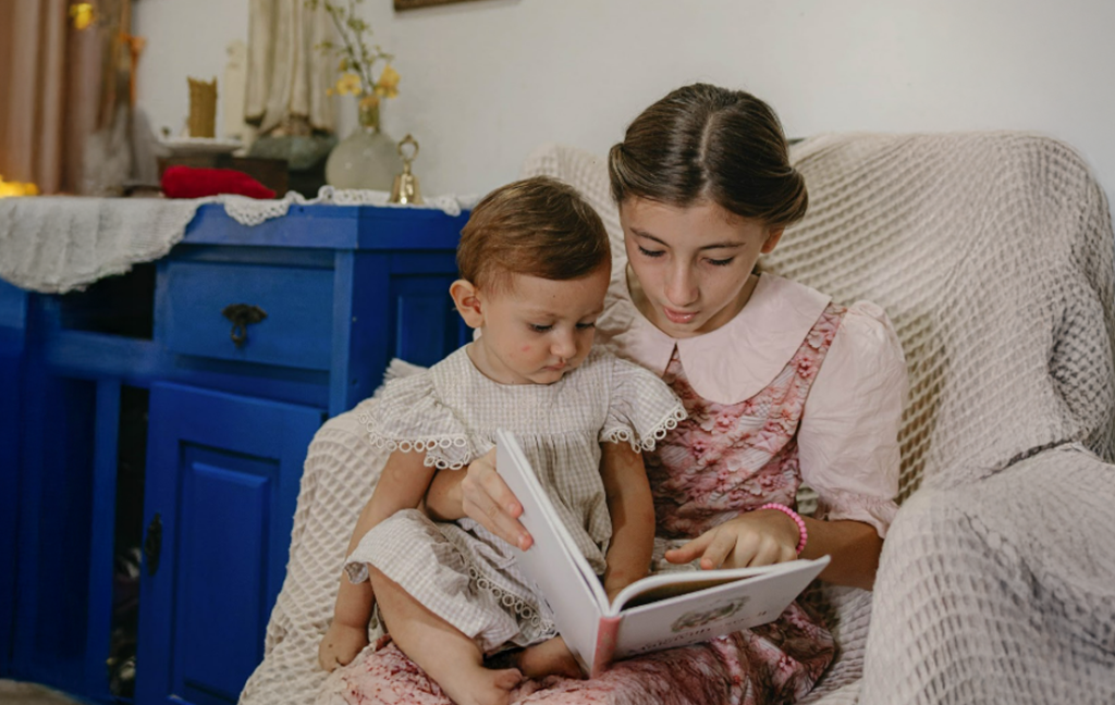 Leitura em família: pequenos gestos que fortalecem os laços.